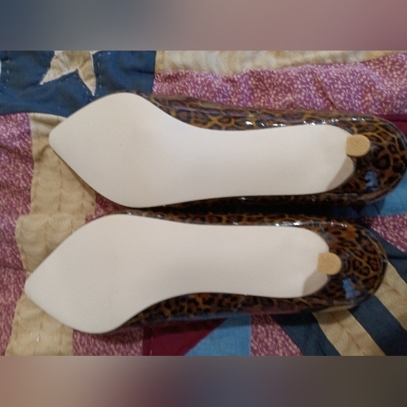 F5J size 11 kitten heel pointy toe pumps - Picture 4 of 4